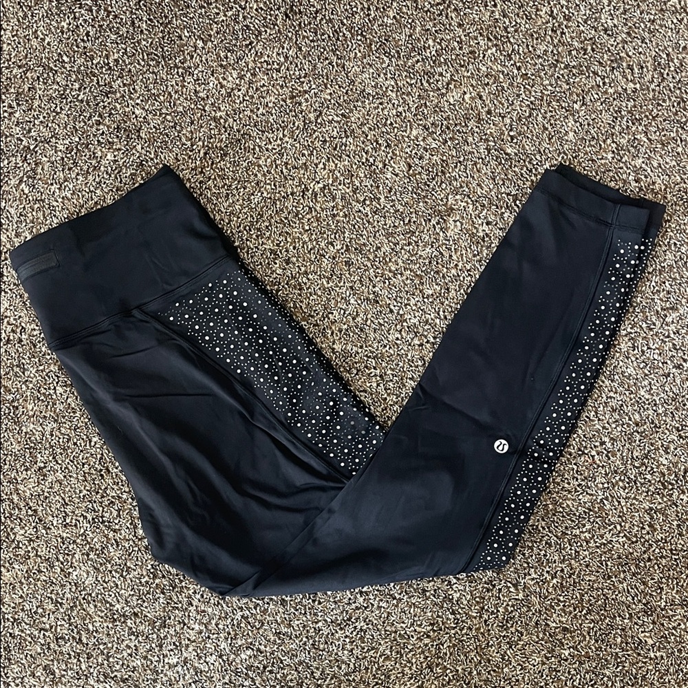 Black leggings